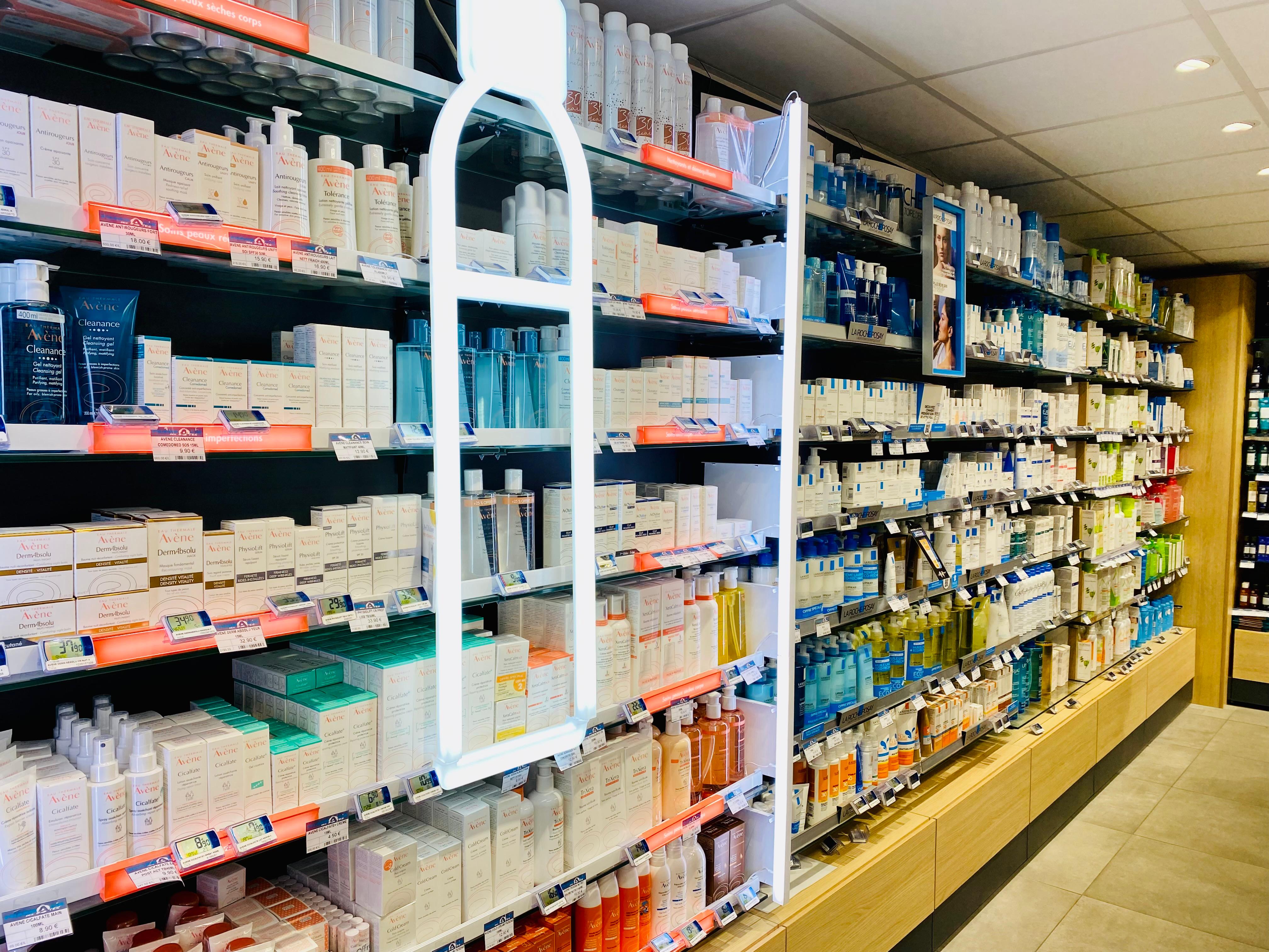 Rayons de parapharmacie de la Pharmacie des Bâtes